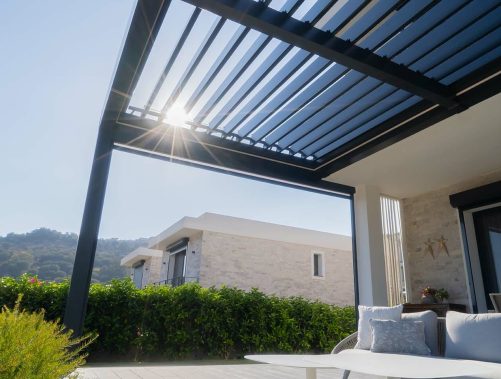 Pergola bioclimatique en aluminium